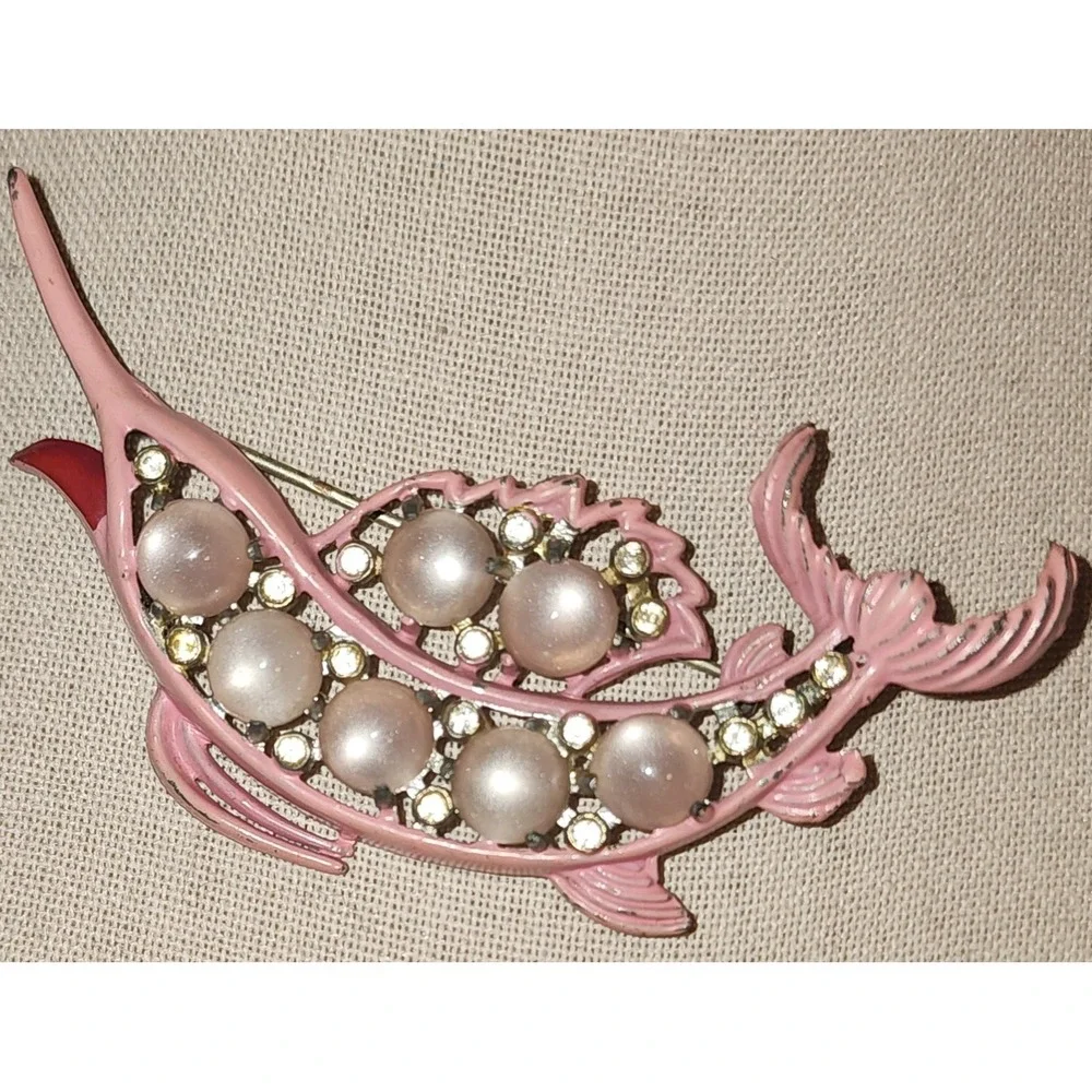 Rare VTG Pink Enamel Swordfish Marlin Brooch Moonstone Rhinestone Nautical READ - Picture 2 of 7
